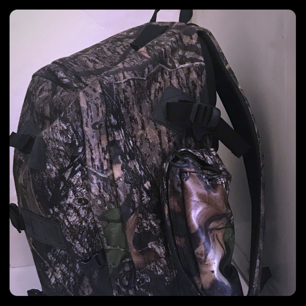 Carbelas Mossy Oak Hunting Internal Frame Backpack
